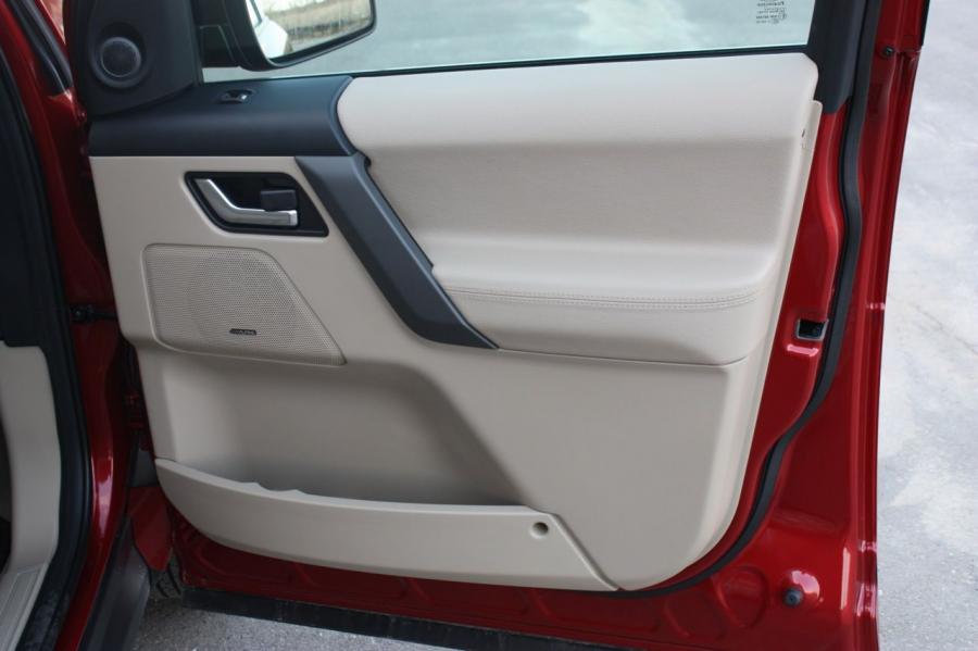  Land Rover LR2 HSE 2009 года  (фото 18 из 54)